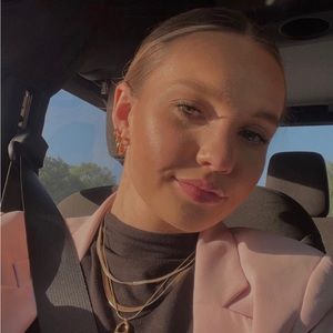 Meet your Posher, Cam